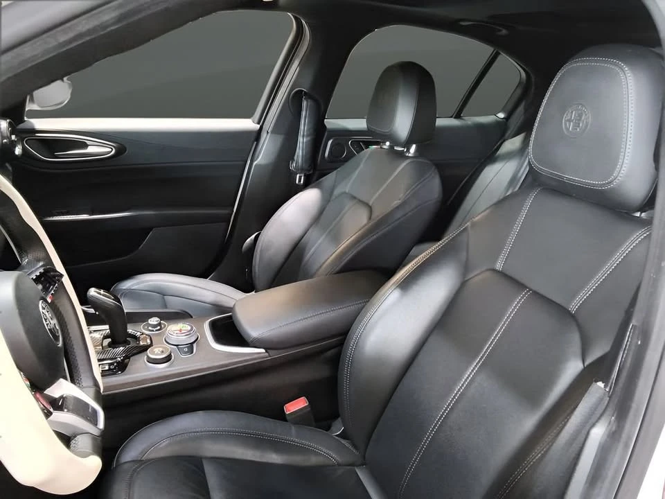 2022 Alfa Romeo - Image 7 of 8