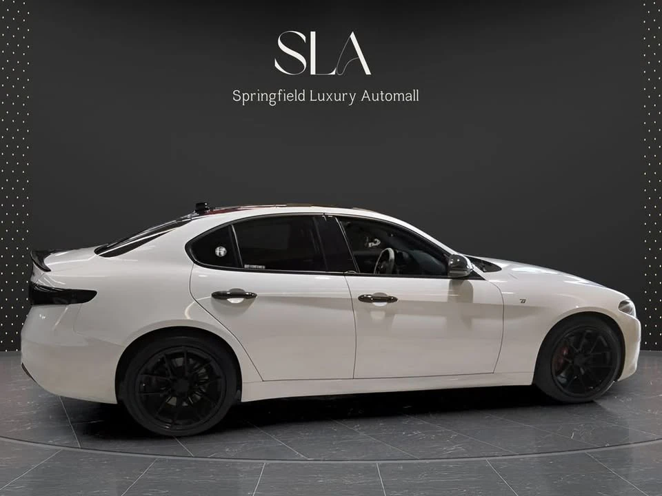 2022 Alfa Romeo - Image 3 of 8