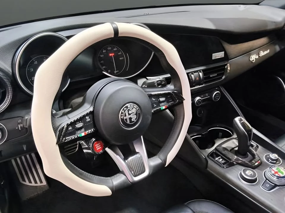 2022 Alfa Romeo - Image 6 of 8