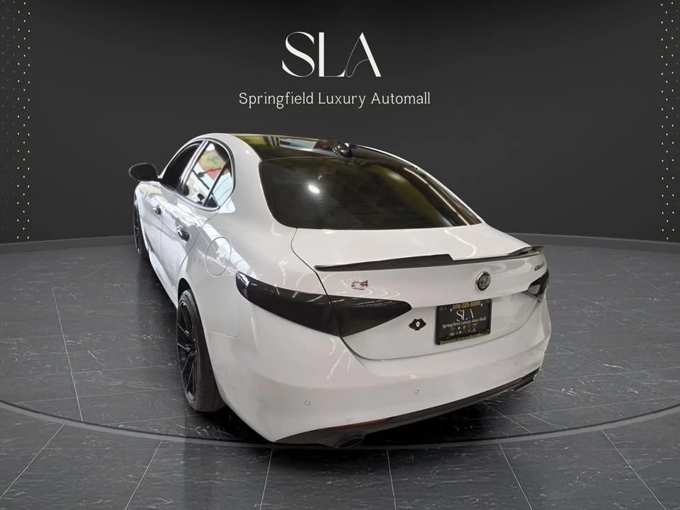 2022 Alfa Romeo - Image 4 of 8