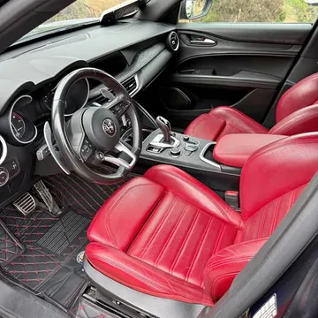 2022 Alfa Romeo Q4