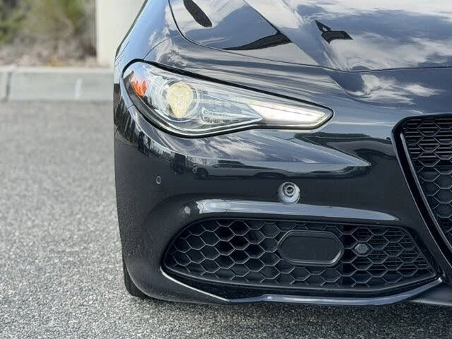 2022 Alfa Romeo Giulia - Image 6 of 16