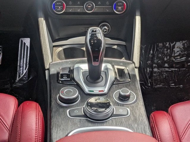 2022 Alfa Romeo Stelvio - Image 14 of 18