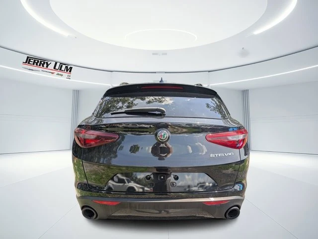 2022 Alfa Romeo Stelvio - Image 2 of 18