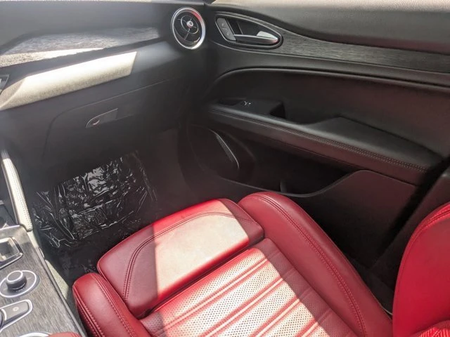 2022 Alfa Romeo Stelvio - Image 11 of 18