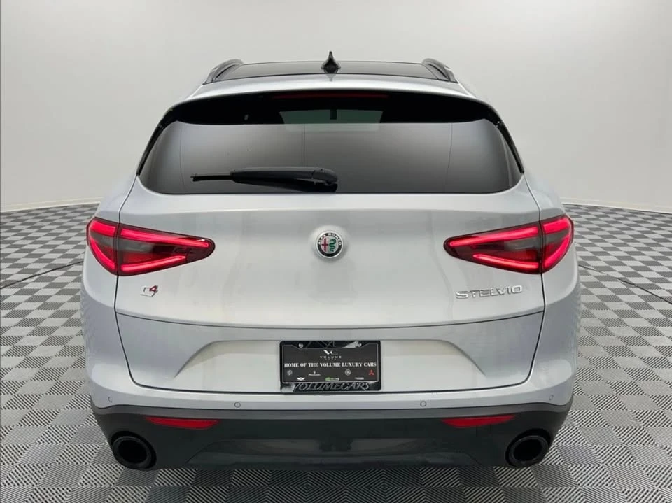 2022 Alfa Romeo Stelvio - Image 5 of 9
