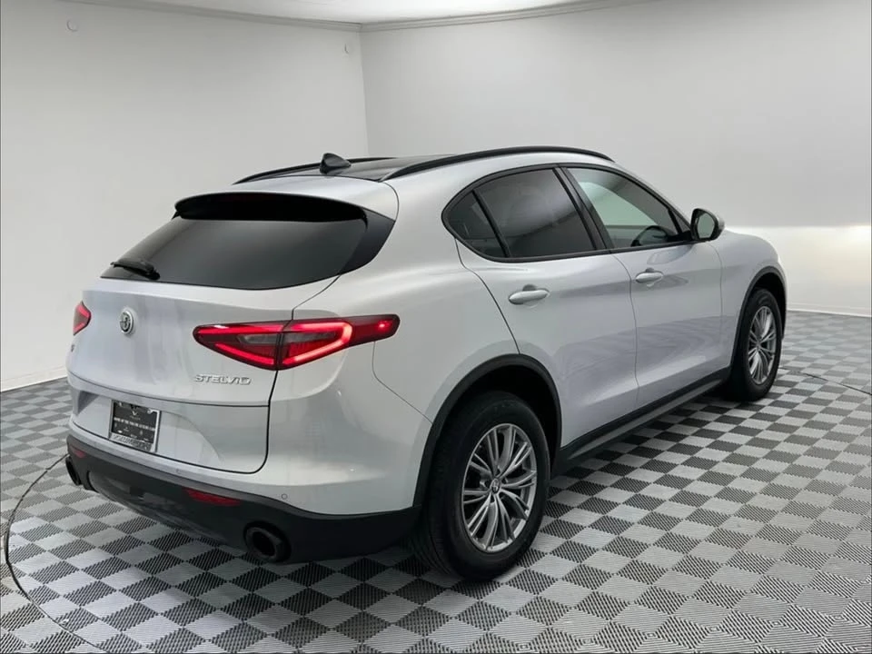 2022 Alfa Romeo Stelvio - Image 4 of 9