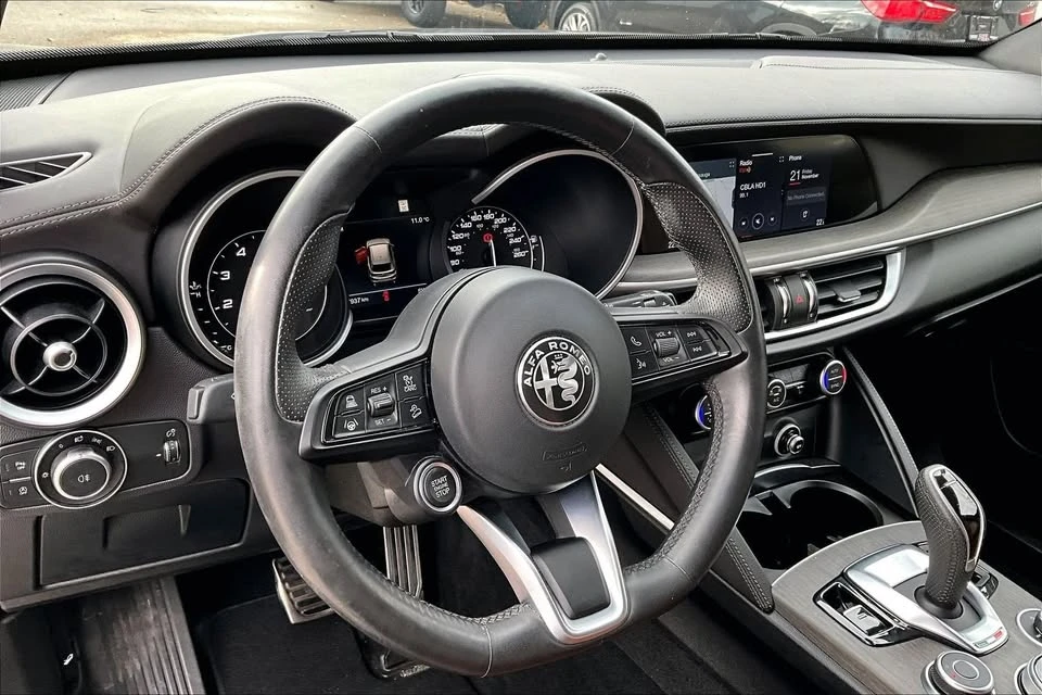 2022 Alfa Romeo Stelvio - Image 10 of 19