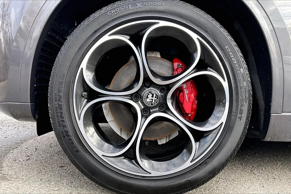 2022 Alfa Romeo Stelvio - Image 7 of 19