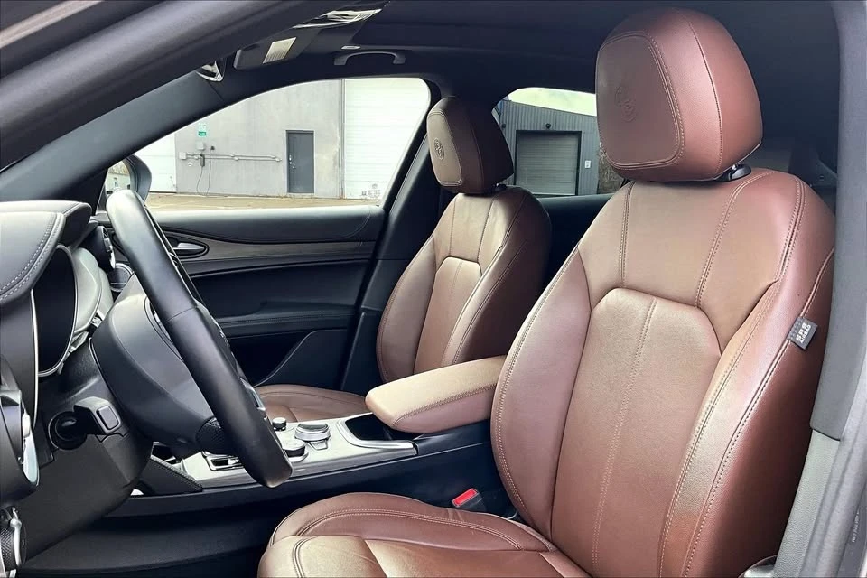 2022 Alfa Romeo Stelvio - Image 9 of 19