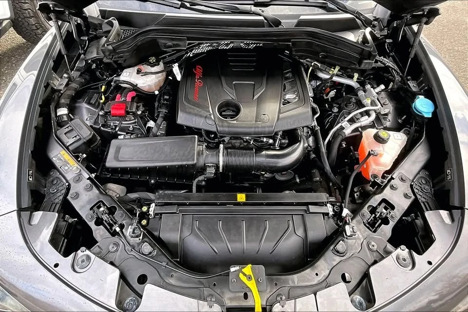 2022 Alfa Romeo Stelvio - Image 8 of 19