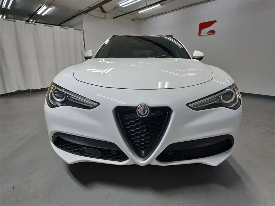 2022 Alfa Romeo Stelvio - Image 2 of 20