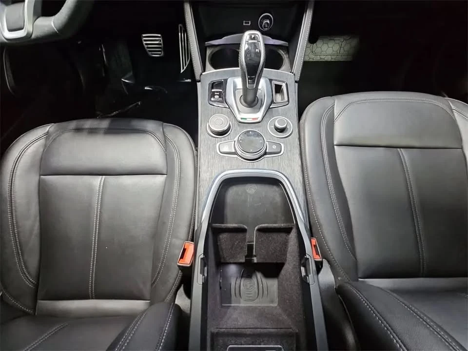 2022 Alfa Romeo Stelvio - Image 18 of 20