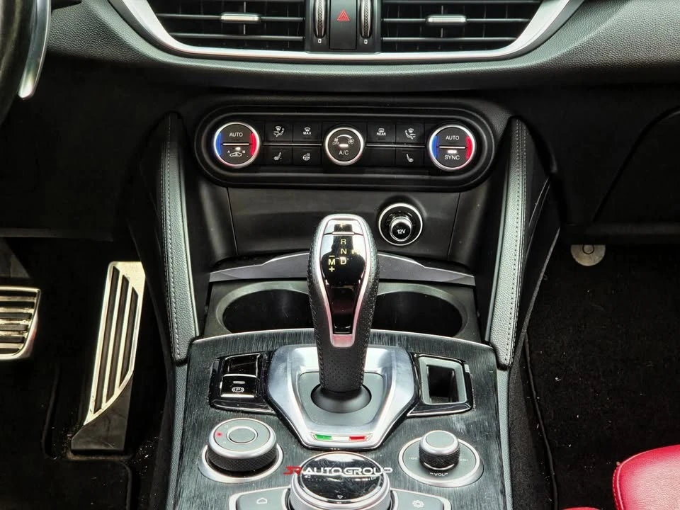 2022 Alfa Romeo Stelvio - Image 14 of 20