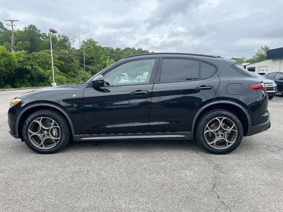 2022 Alfa Romeo Stelvio - Image 3 of 16