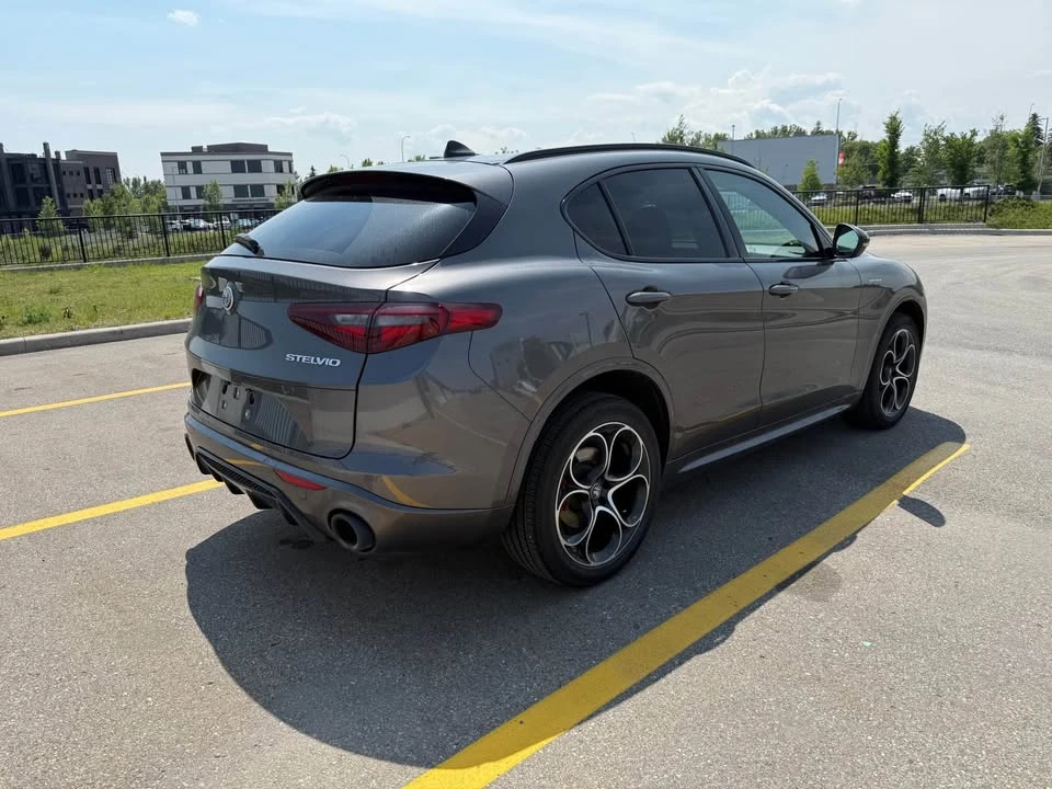 2022 Alfa Romeo Stelvio - Image 5 of 12