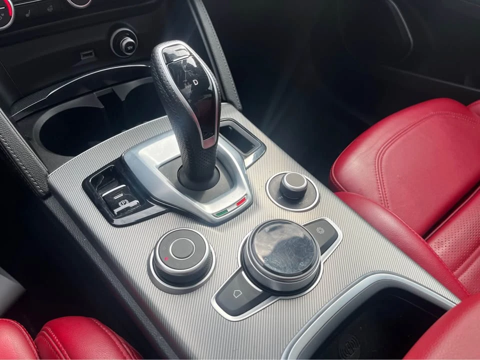 2022 Alfa Romeo Stelvio - Image 18 of 20