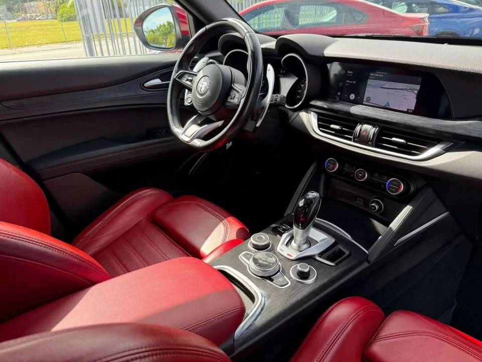 2022 Alfa Romeo Stelvio - Image 9 of 13