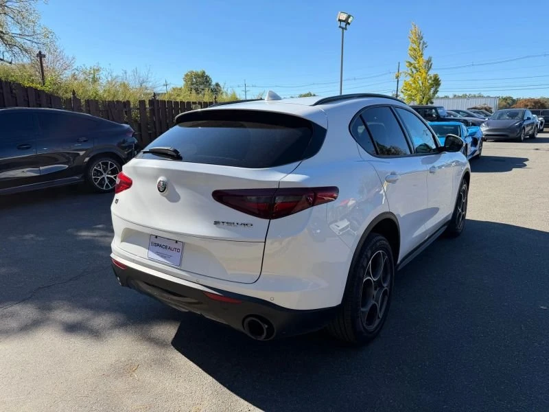 2022 Alfa Romeo Stelvio - Image 5 of 19