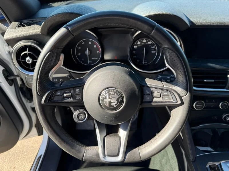 2022 Alfa Romeo Stelvio - Image 16 of 19