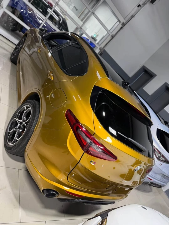 2022 Alfa Romeo Stelvio - Image 2 of 5