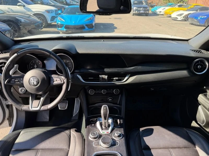 2022 Alfa Romeo Stelvio - Image 18 of 19
