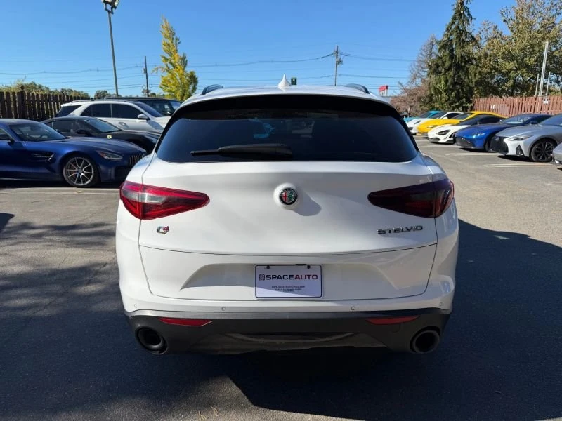 2022 Alfa Romeo Stelvio - Image 4 of 19
