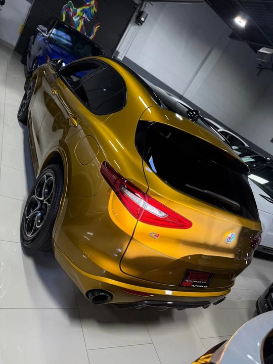 2022 Alfa Romeo Stelvio - Image 2 of 8