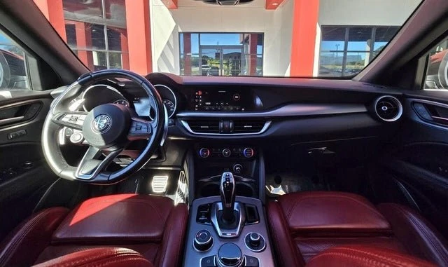 2022 Alfa Romeo Stelvio - Image 16 of 18