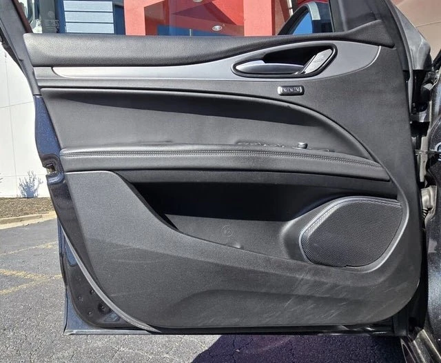 2022 Alfa Romeo Stelvio - Image 11 of 18