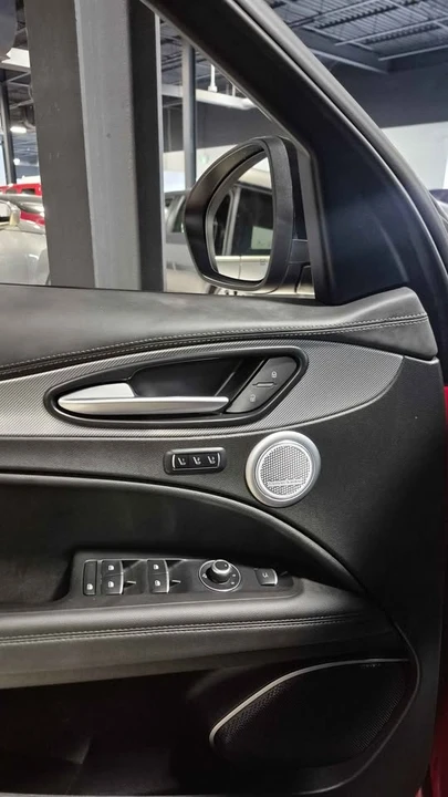 2022 Alfa Romeo Stelvio - Image 11 of 12