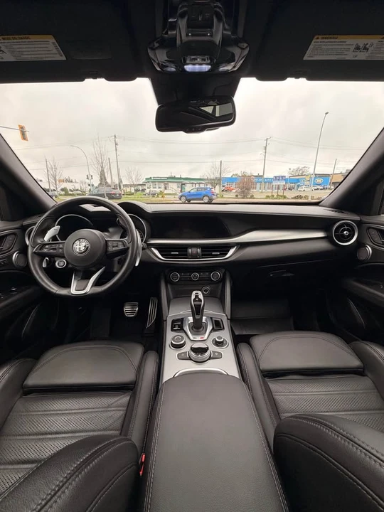 2022 Alfa Romeo Stelvio - Image 9 of 10