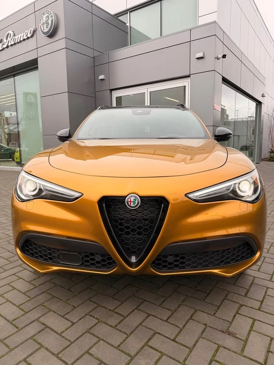 2022 Alfa Romeo Stelvio - Image 2 of 10