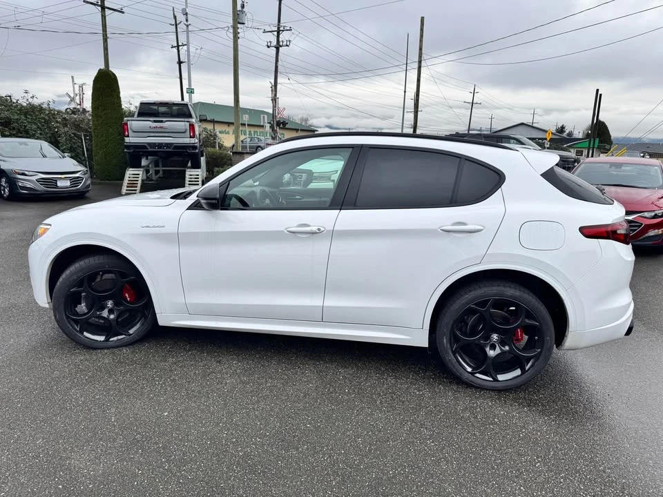 2022 Alfa Romeo Stelvio - Image 5 of 12