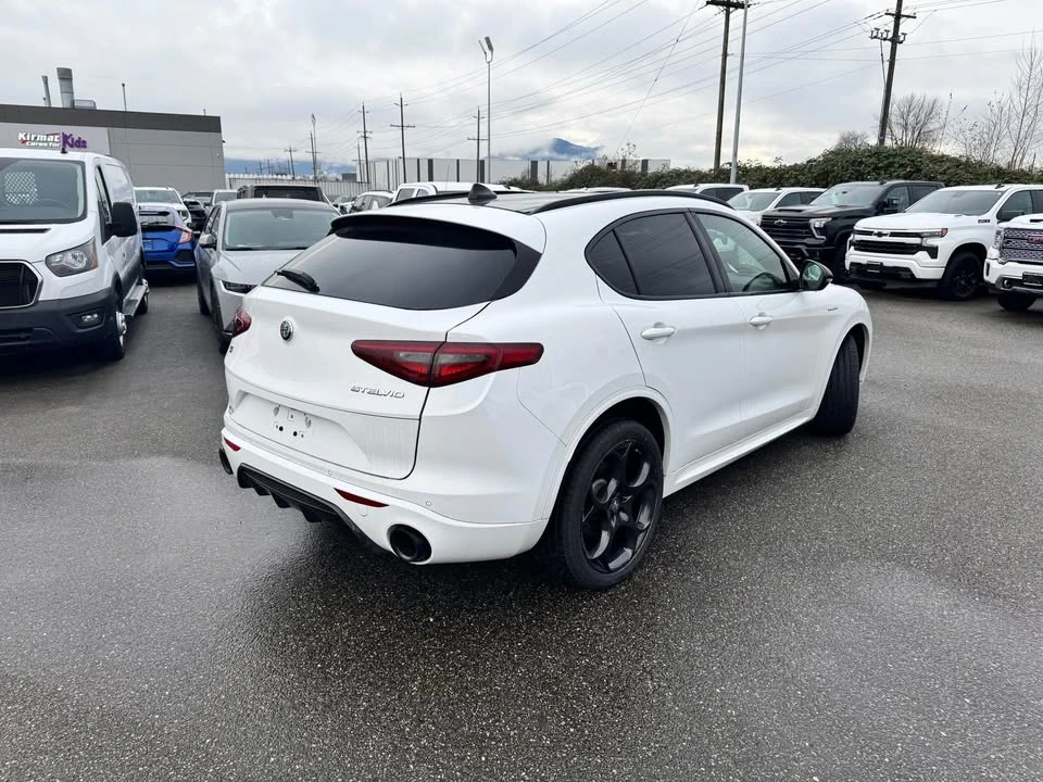 2022 Alfa Romeo Stelvio - Image 2 of 12