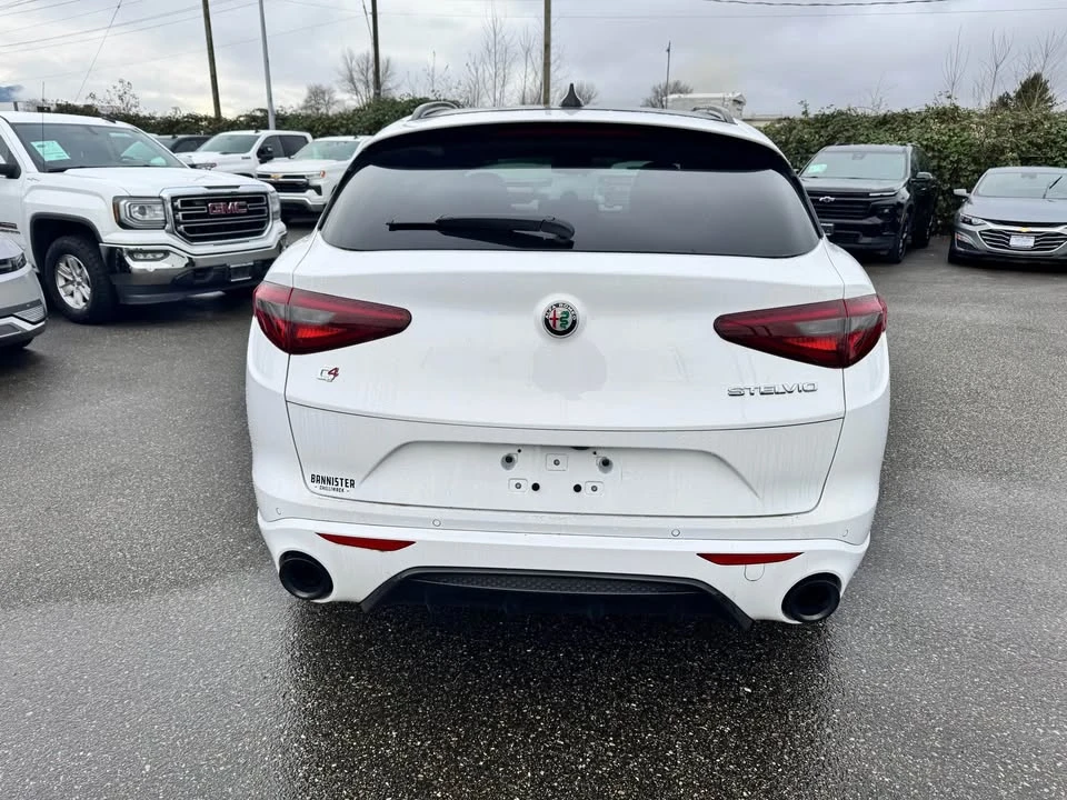 2022 Alfa Romeo Stelvio - Image 3 of 12