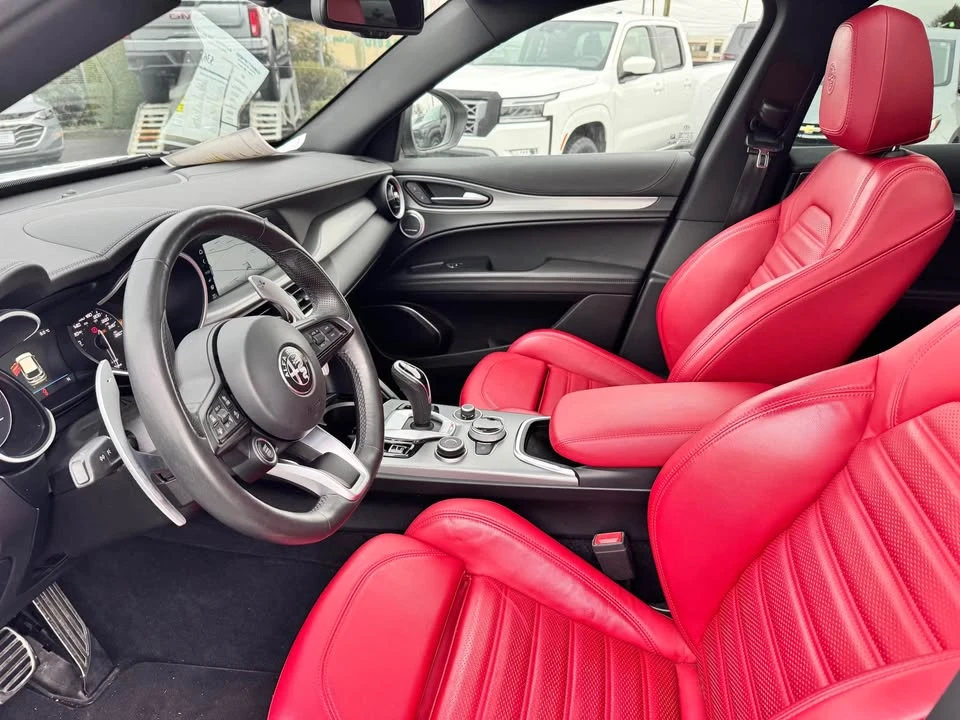 2022 Alfa Romeo Stelvio - Image 8 of 12