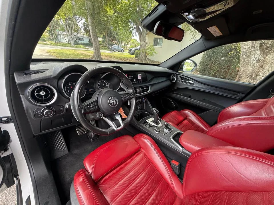2022 Alfa Romeo Stelvio - Image 12 of 17
