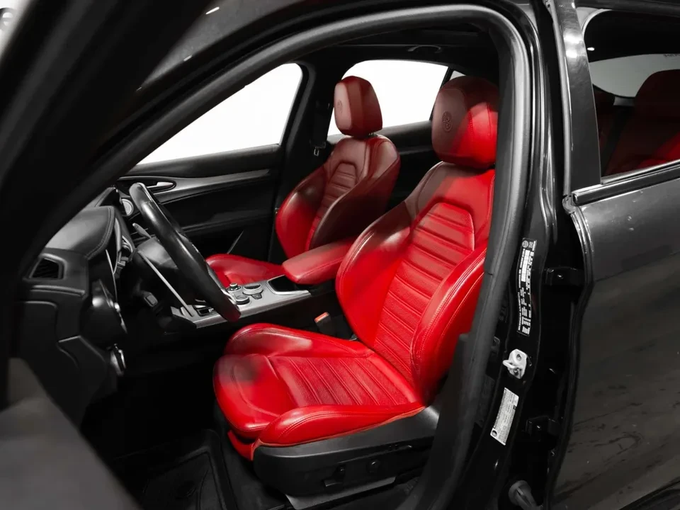 2022 Alfa Romeo Stelvio - Image 6 of 7