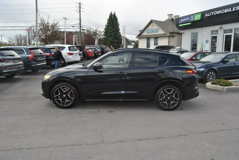 2022 Alfa Romeo Stelvio - Image 2 of 20