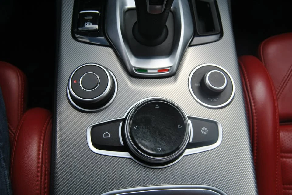 2022 Alfa Romeo Stelvio - Image 17 of 20