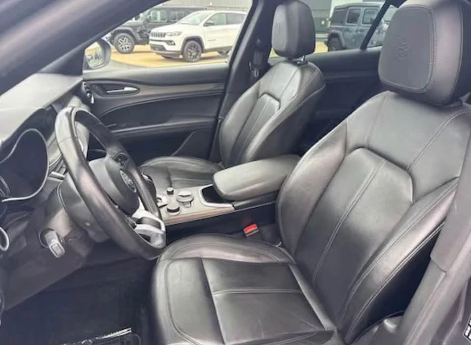 2022 Alfa Romeo Stelvio - Image 8 of 12