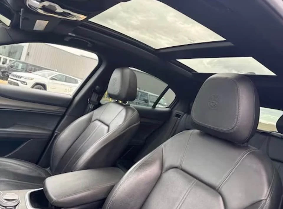 2022 Alfa Romeo Stelvio - Image 10 of 12