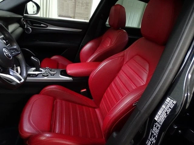 2022 Alfa Romeo Stelvio - Image 2 of 20