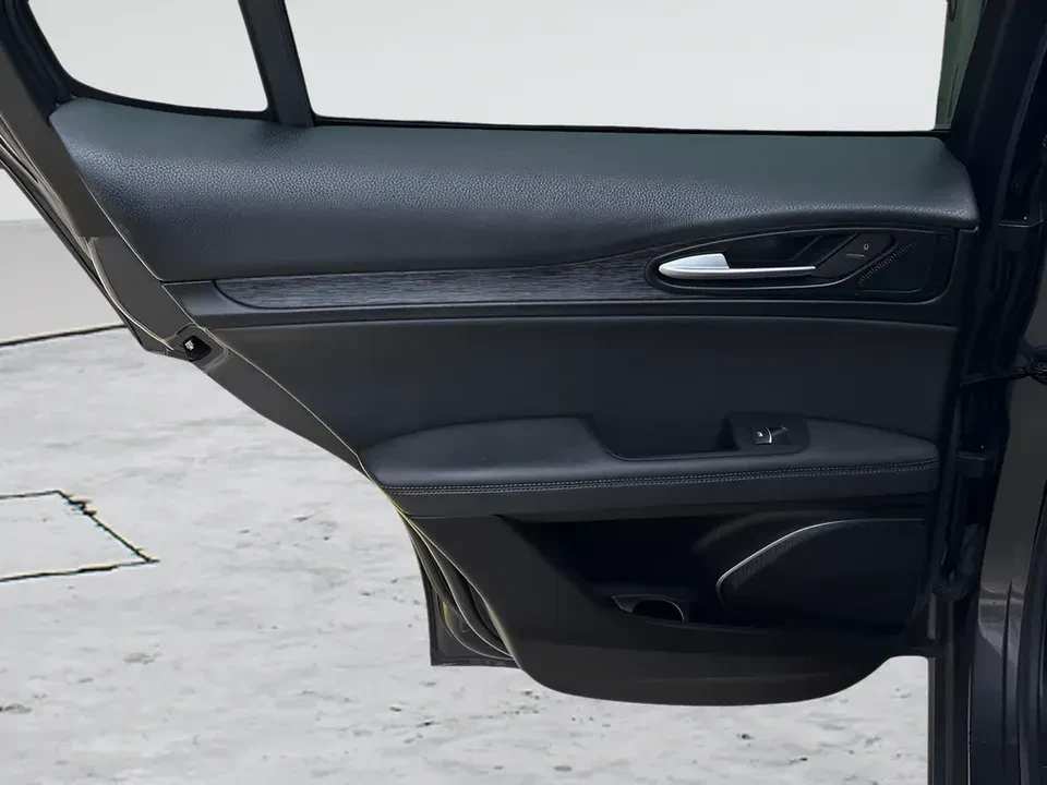 2022 Alfa Romeo Stelvio - Image 20 of 20
