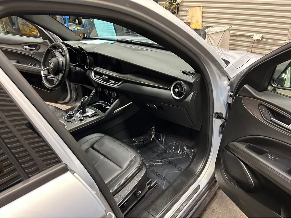 2022 Alfa Romeo Stelvio - Image 9 of 10