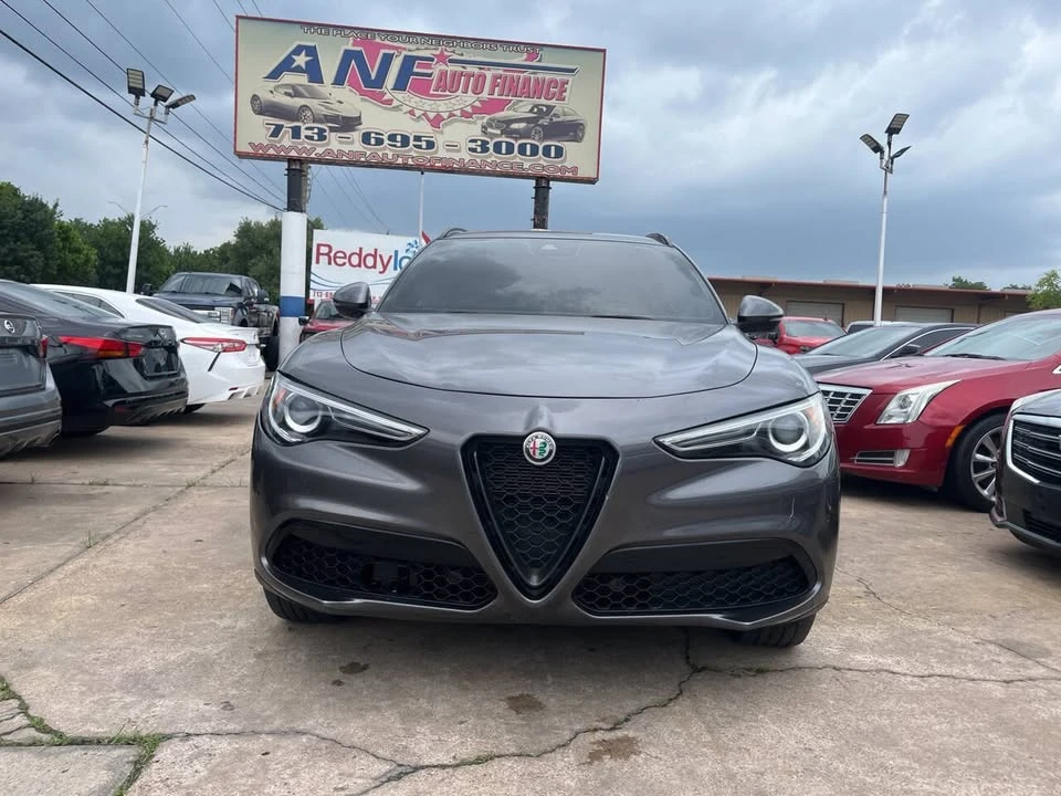 2022 Alfa Romeo Stelvio - Image 2 of 11