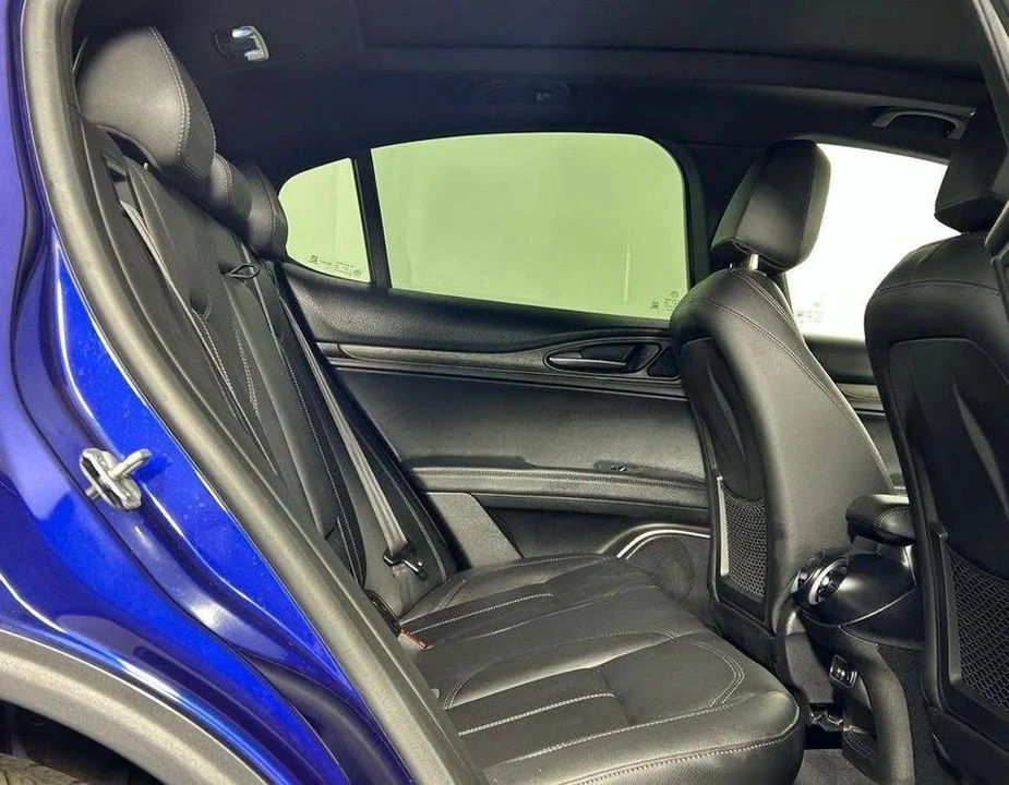 2022 Alfa Romeo Stelvio - Image 13 of 20