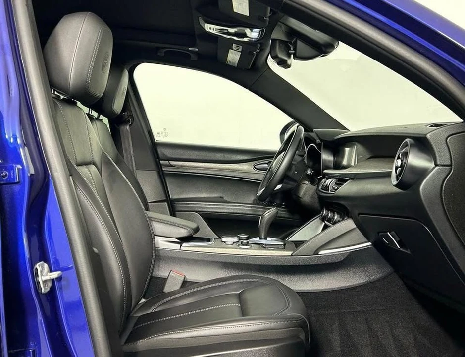 2022 Alfa Romeo Stelvio - Image 10 of 20