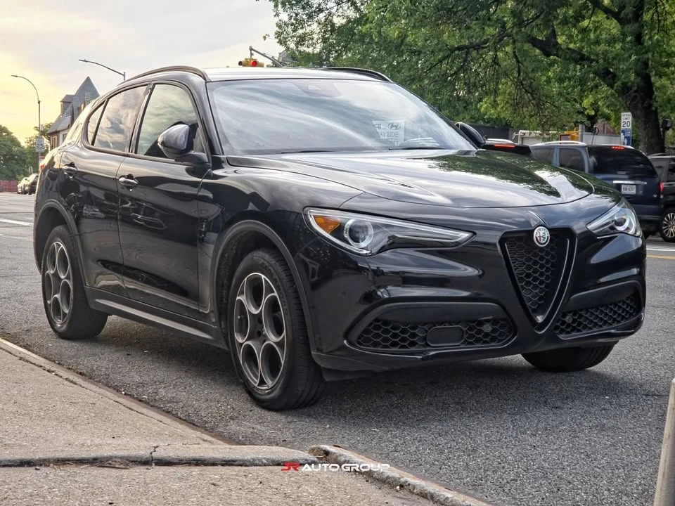 2022 Alfa Romeo Stelvio - Image 2 of 14